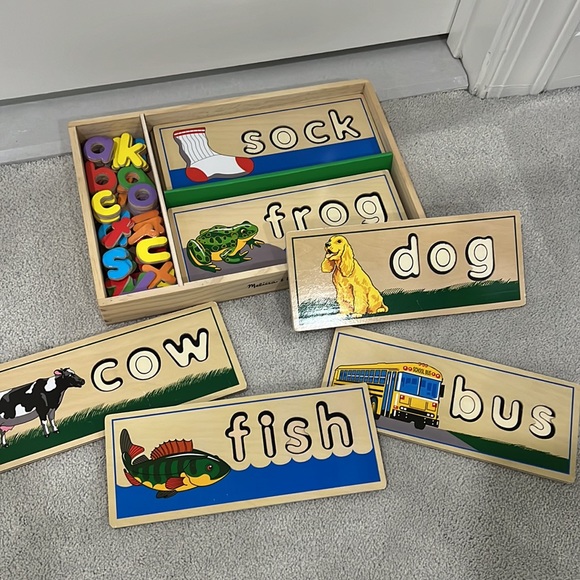 See & Spell Learning Toy - Picture 3 of 3